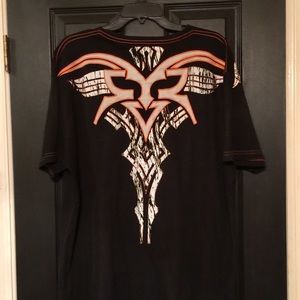 Guys Roar tee shirt 2XL fits like a XL